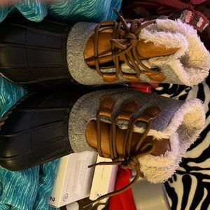 Duck boots
